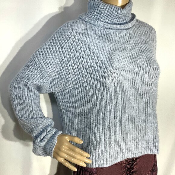 Light Blue Turtleneck Sweater Sz Med - Picture 2 of 10